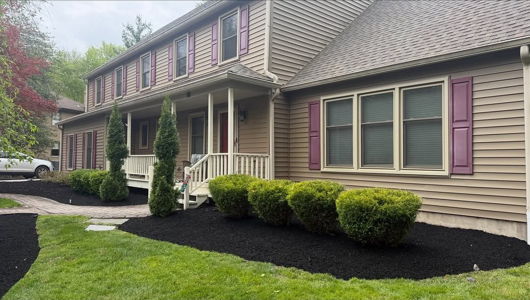 Mulch Installation — recent Vennell's job photo